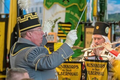 Das Steigerlied ist Kulturerbe - So reagiert das Erzgebirge - Rund 100 Mal pro Jahr spielt das Musikkorps Olbernhau unter Leitung von Jens Kaltofen das Steigerlied. 