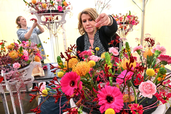 Das Theater - ein riesiges Blumenmeer - 