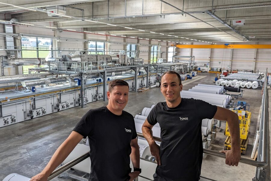 Das versteckte Juwel: Wie der Mühltroffer Textilhersteller Pongs traditionelles Handwerk mit Hightech verbindet - Die beiden Werkleiter Pascal Steinmüller (links) und Patrick Planer.