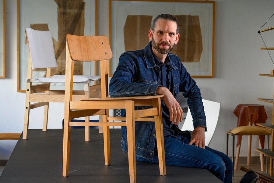 Dieser Stuhl hat es Jacob Strobel besonders angetan: Der Möbeldesigner und Professor an der Angewandten Kunst in Schneeberg beschreibt ihn als minimalistisch, verwegen und mutmaßlich aus der DDR stammend. Strobel überlegt, ihn gegebenenfalls neu aufzulegen. 