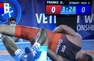 "Das war nicht meine letzte WM" - Der entscheidende Moment zu Silber: Daniel Franke legt den US-Amerikaner Stewart Frederick auf die Schultern. 