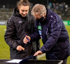 Das Ziel lautet Champions League - Sophie Weidauer bleibt dem 1. FFC Turbine Potsdam treu. Die Erzgebirgerin unterschrieb beim Bundesligisten für weitere zwei Jahre. 