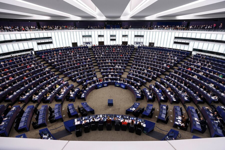 Datenschutzbeauftragte warnt vor gezielter Wahlwerbung - Das Europäische Parlament in Straßburg - am 9. Juni findet in Deutschland die Europawahl statt..