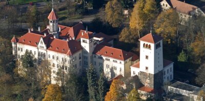 Datingshow aus Waldenburg - Blick auf das Schloss in Waldenburg: Die Luftaufnahmen der ehemaligen Fürstenresidenz werden gleich zu Beginn der ersten Folge der Datingshow gezeigt. 
