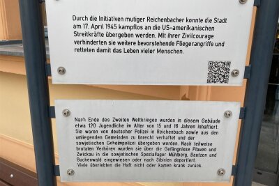 Debatte um Gedenktafel am Reichenbacher Rathaus: Forum mit Historiker am Donnerstag - Die Gedenktafel am Reichenbacher Rathaus.