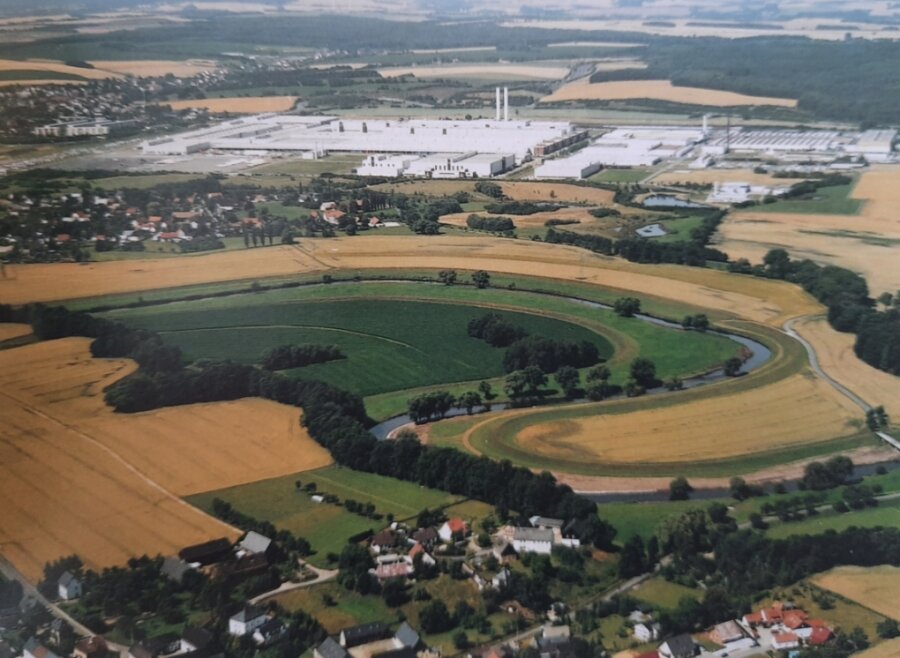 Deich-Abriss: In der Hofaue von Wernsdorf wird es ernst - Das Bild stammt aus dem Band "Glauchau von oben gesehen".