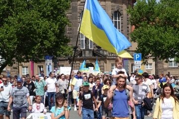 Demo gegen Krieg in Ukraine - Die Ukraine-Demo startete Samstagmittag auf dem Platz der Völkerfreundschaft. 