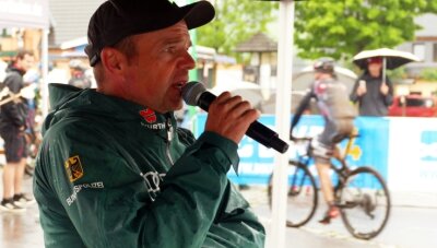 "Der 30. EBM könnte der letzte sein" - Organisiert und moderiert den Erzgebirgs-Bike-Marathon nun schon seit 30 Jahren: Albrecht Dietze. Mit seinem Helferteam hat er sich für die Jubiläumsauflage einige besondere Angebote einfallen lassen. 