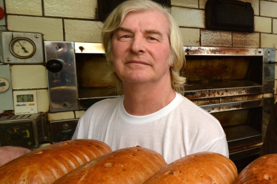 Bäckermeister Wolfgang Saupe aus Königsfeld - hier vor einigen Jahren in seiner Backstube. 