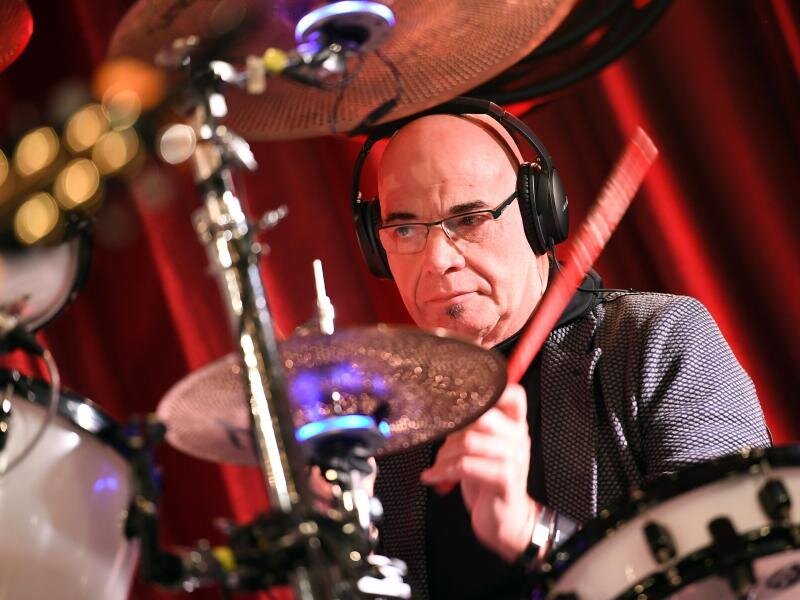 Der Barfuß-Drummer: City-Schlagzeuger Klaus Selmke gestorben -             Klaus Selmke in Aktion.