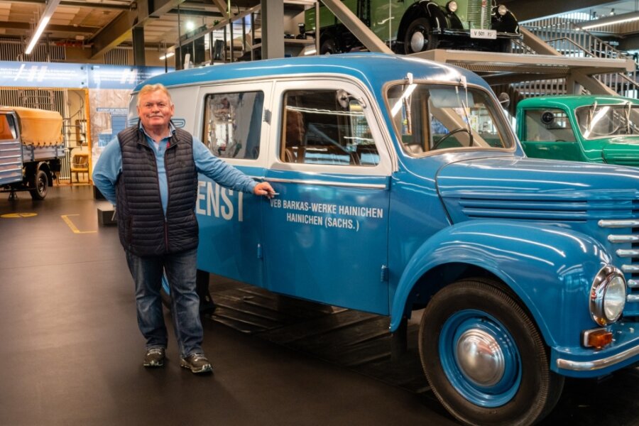 Der Barkas kehrt nach Hainichen zurück - Steffen Rauter (68) im Frankenberger Erlebnismuseum "Zeit-Werk-Stadt", wo die Oldtimer auch zu sehen sind und sich der Geschichte des Fahrzeugbaus in Frankenberg, Hainichen und Chemnitz nachspüren lässt. 