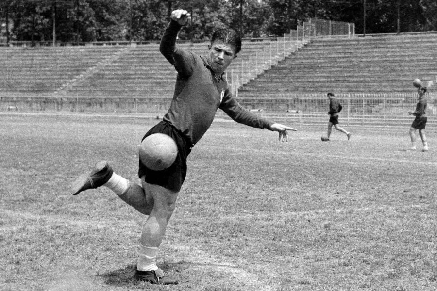 Der beste Fußballer, den Ungarn jemals hatte: „Puskas, dieser kleine, fette Kerl!“ - Er war ein Virtuose am Ball: Ferenc Puskas.