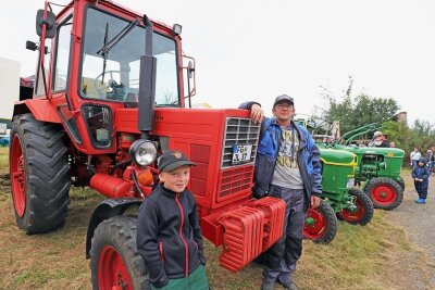 Der Charme alter Motoren: Traktorentreffen in Freiberg ein voller Erfolg - 
