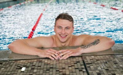 Der Chef am Beckenrand - Früher hat er Schwimmen als Leistungssport betrieben, heute macht er eine Ausbildung zum Schwimmmeister: Arne Klawunde aus Berlin.