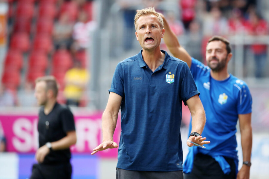Der Chemnitzer FC bleibt sieglos - Sah sein Team erneut verlieren: der Chemnitzer Trainer David Bergner. 
