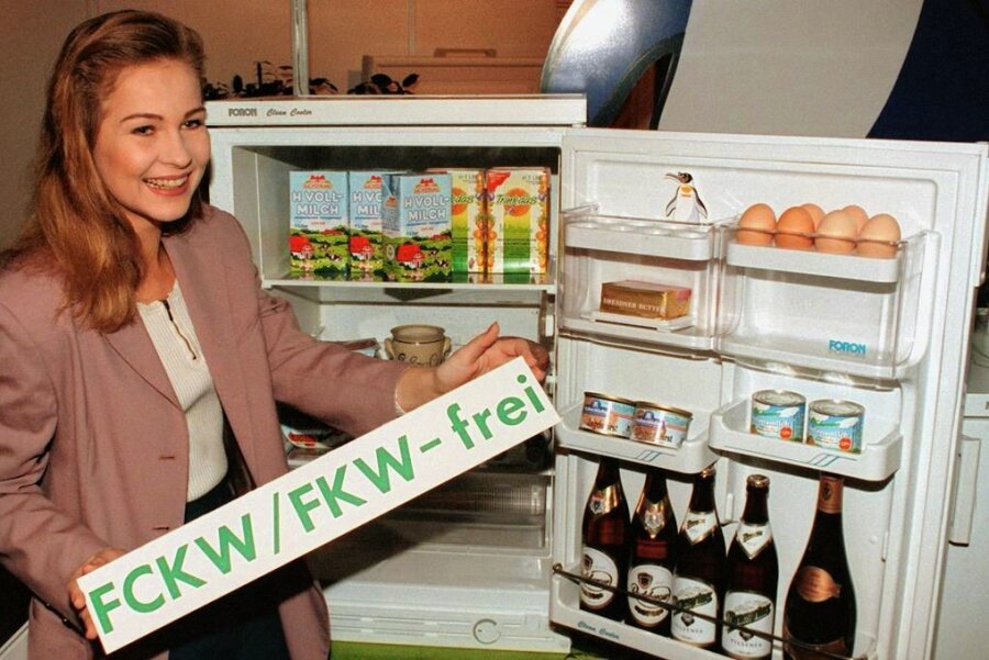 Der Clean Cooler aus dem Erzgebirge: Wie vor 30 Jahren die Kältegeräteindustrie revolutioniert wurde - Auf der Hausgerätemesse Domotechnica im Februar 1993 in Köln wird der FCKW-/FKW-freie Kühlschrank von Foron präsentiert. 