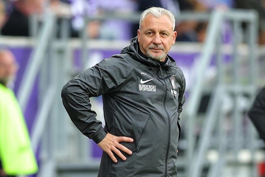 Der FC Erzgebirge Aue will die Festung stürmen - FCE-Coach Pavel Dotchev hofft, dass sein Plan gegen den Ex-Arbeitgeber FC Viktoria Köln aufgeht, um drei Punkte mitzunehmen. 