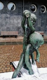Der Höllenhund - Skulptur des Springbrunnens an der Straße der Nationen. 