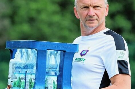 Der Mann für alles bei den Veilchen - Thomas Romeyke, der Mann für alles beim FC Erzgebirge Aue: Busfahrer, Teammanager und Zeugwart. 