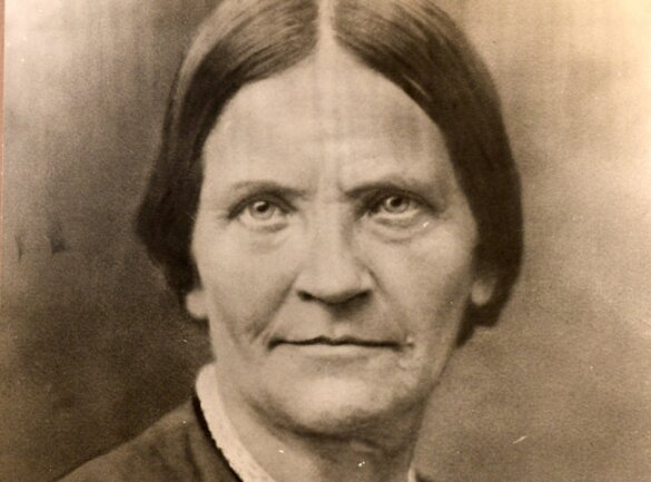 Dieses Porträt von Amalie Dietrich (1821-1891) ist in der Amalie-Dietrich-Gedenkstätte in Siebenlehn zu finden.