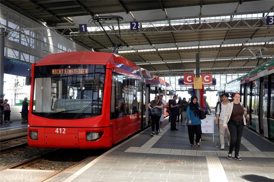 Der nächste Streik: City-Bahnen in Chemnitz stehen bis Donnerstagmorgen still - Seit Mittwoch, 17 Uhr, stehen die Bahnen der City-Bahn wieder still. Ein Busnotverkehr fährt auf wichtigen Linien.