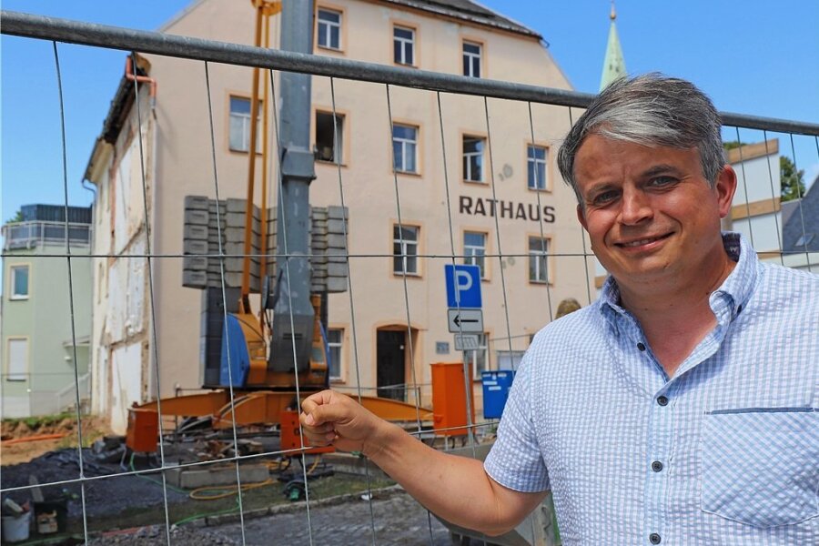 Arbeitsbeginn auf der Rathaus-Baustelle: Stefan Wanke übernimmt am Montag das Amt des Bürgermeisters von Sayda. Die feierliche Verpflichtung folgt später. 