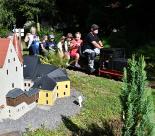 Der Park ist auch ein Gartenkunstwerk - Familienfest im Park Klein-Erzgebirge Oederan. 