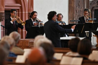Der Rochlitzer Posaunenchor feiert seinen 100. Geburtstag mit einem festlichen Konzert - Mehr als 110 Besucher erlebten festliche Musik für Blechbläser, Sopran und Orgel in der Kunigundenkirche.