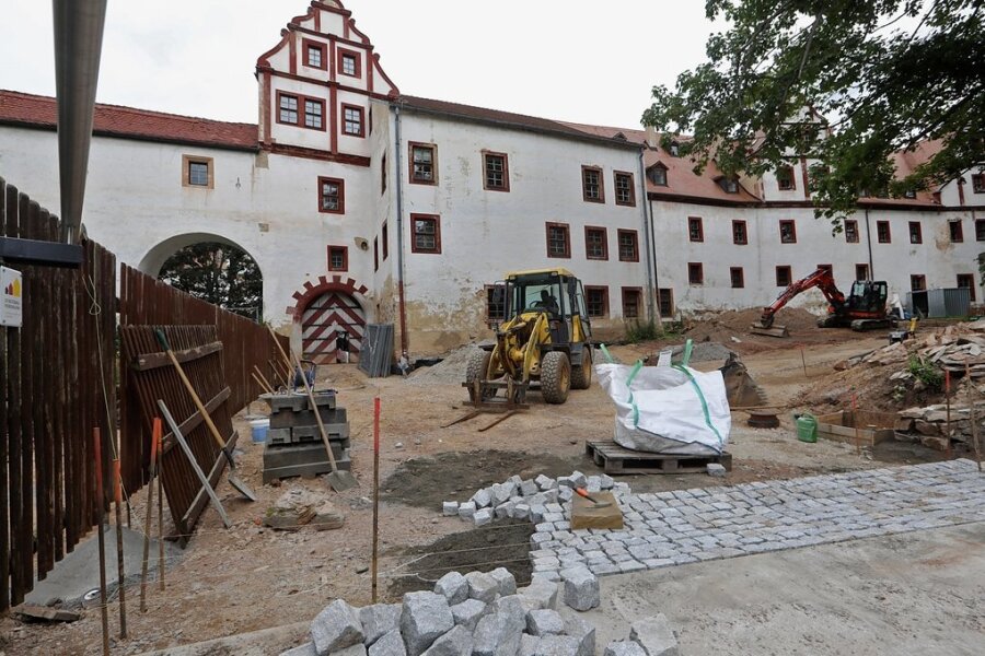 Im zweiten Bauabschnitt wird derzeit zwischen Hirschgrundbrücke und Schloss gebaut. 