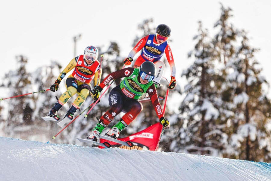 Der Ticketverkauf für den  Skicross-Weltcup in Oberwiesenthal läuft - Spektakuläre Rennen werden im März 2024 beim Skicross-Weltcup in Oberwiesenthal erwartet. Jetzt beginnt der Vorverkauf.