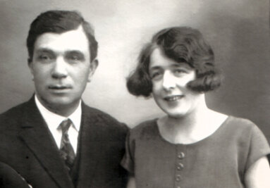Der Tod des Max Conrad: Ein Menschenschicksal 1938 - Max Conrad mit Ehefrau Elsa. Während er in Buchenwald starb, gelang es ihr mit Hilfe der Frauenrechtlerin Marie Pleißner, nach England zu emigrieren. 