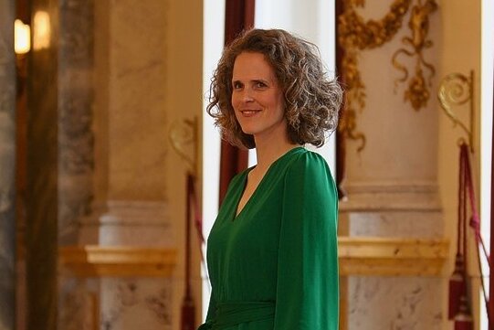 Nora Schmid, Intendantin der Oper Graz, übernimmt mit der Spielzeit 2024/25 die Leitung der Sächsischen Staatsoper Dresden. 