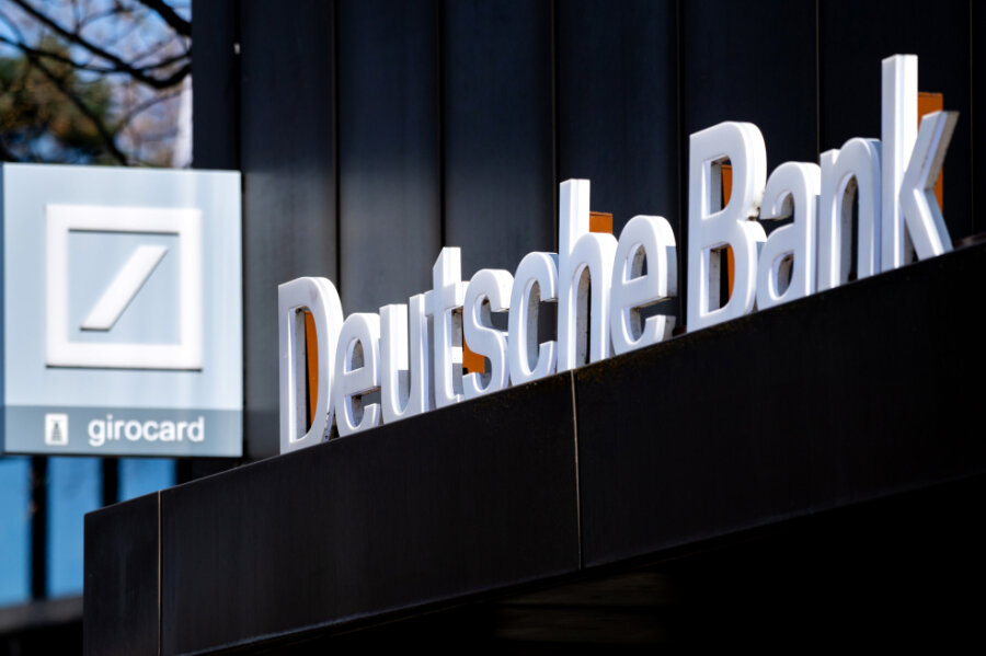 Deutsche Bank in der Region Chemnitz-Leipzig trotzt den Krisen - Die größte deutsche Privatbank hat ihr Geschäft im Marktgebiet Leipzig-Chemnitz weiter ausgebaut. Die Zinswende hatte einen unerwarteten Effekt. 