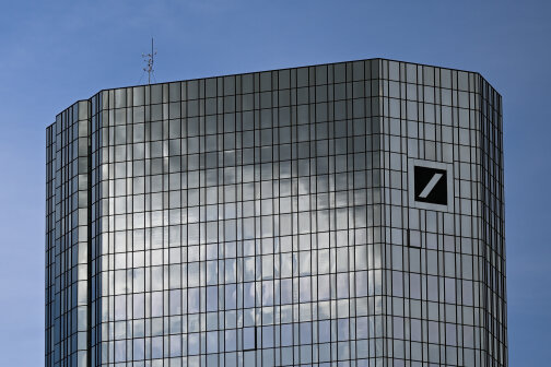 Deutsche Bank spürt Trend zu Aktien 