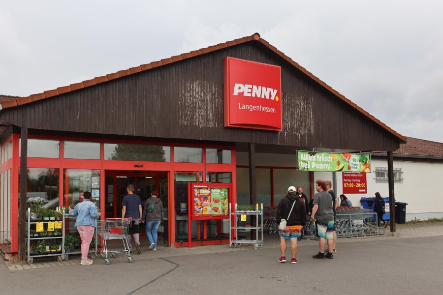 Deutsche Post zieht in ehemaligen Penny im Werdauer Ortsteil Langenhessen - Ende vorigen Jahres hatte sich Penny aus Langenhessen verabschiedet. Jetzt bauen hier Deutsche Post und DHL.
