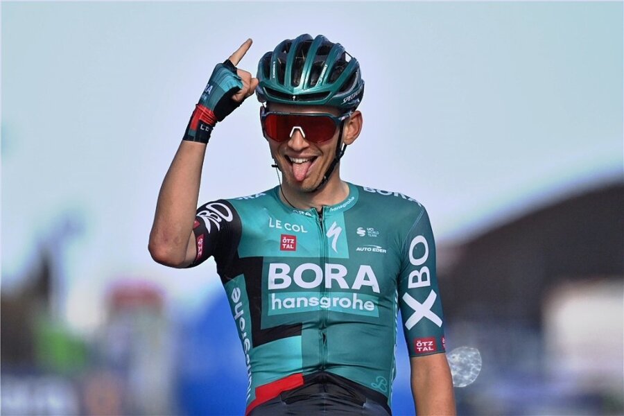 Lennard Kämna bei seinem Etappensieg während des diesjährigen Giro d'Italia. Der 25-Jährige gilt als Vorbild für die Jugend. 
