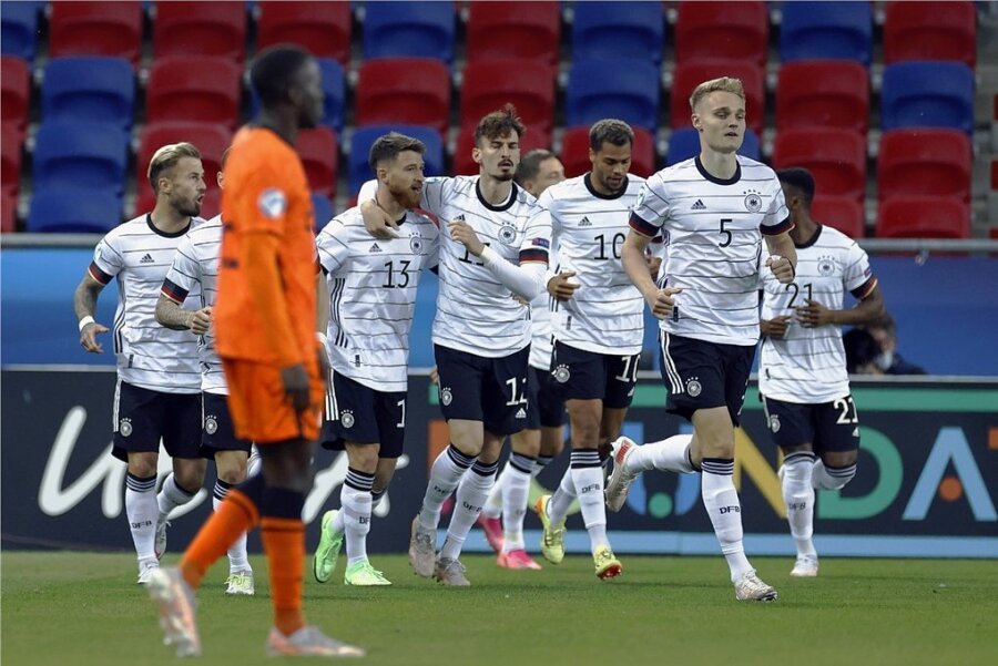 Deutsche U-21 stürmt ins EM-Finale - Bereits nach acht Minuten hatten die deutschen U-21-Spieler doppelten Grund zur Freude. Denn da führten sie im Viertelfinalspiel gegen die Niederlande mit 2:0. 