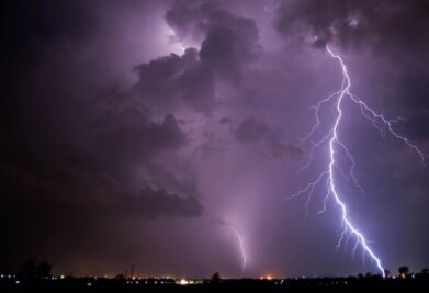Deutscher Wetterdienst: Teils heftige Gewitter in Sachsen erwartet - 