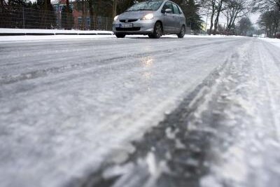 Deutscher Wetterdienst warnt vor gefährlichem Glatteis - 