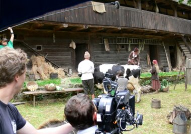 Deutsches Landwirtschaftsmuseum wird Drehort für Fernseh-Mehrteiler - Das Deutsche Landwirtschaftsmuseum Schloss Blankenhain diente schon mehrfach als Filmkulisse. Mit viel Aufwand wurde beispielsweise 2008 für den Märchenfilm "Die kluge Bauerntochter" gedreht.