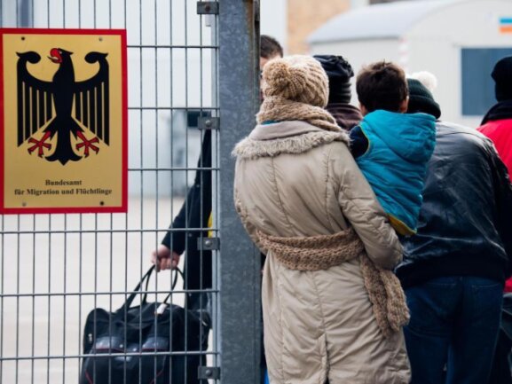 Deutschland entscheidet mehr Asylanträge als die ganze Rest-EU - 