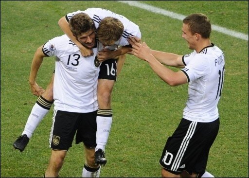 Deutschland spielt im WM-Viertelfinale gegen Argentinien - Die deutsche Mannschaft steht im WM-Viertelfinale. Die Nationalelf besiegte England mit 4:1.