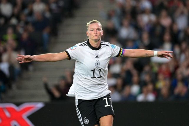 DFB-Frauen im EM-Endspiel - Das sagen Erzgebirger zum Finale - Die Matchwinnerin: Alexandra Popp schießt ihr Team ins EM-Finale. 