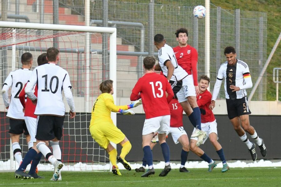 DFB-Nachwuchs dreht Spiel gegen Norwegen in Zwickau - 