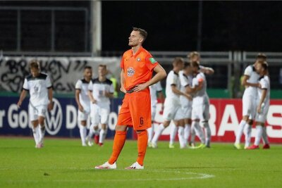 DFB-Pokal: Blamage in Ulm - Viertligist lässt Auer schlecht aussehen - Florian Ballas erlebte im ersten Pflichtspiel für den FC Erzgebirge Aue eine Blamage. 
