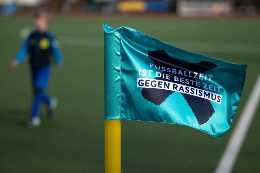 DFB startet Anti-Rassismus-Kampagne zur Heim-EM - Der DFB hat eine Kampagne mit dem Motto "Fußballzeit ist die beste Zeit gegen Rassismus" gestartet.