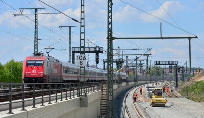 Erfurt wird der zentrale Knoten im Osten Deutschlands. Alle Fernlinien kreuzen sich hier. Die Ausbauarbeiten am Knoten laufen derzeit noch. 