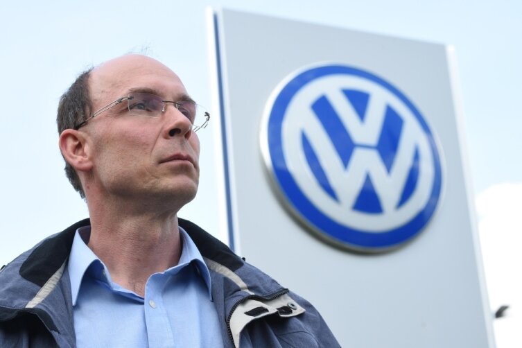 "Die Belegschaftsseele ist verwundet" - René Utoff, Betriebsratschef im Chemnitzer VW-Motorenwerk, kritisiert die Boni-Entscheidung der VW-Vorstandsmitglieder scharf.