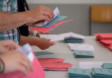 Die Corona-Lage im Vogtland: Die Corona-Regeln im Wahllokal - Am Sonntag wird in Plauen ein neuer Oberbürgermeister gewählt. Beim Wahlgang gelten die Regeln des Hygienekonzeptes.