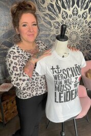 Die drei Neuen am Schwarzenberger Markt: Von Hautmalerei bis Handarbeit - Sie ist Fachfrau für Hautmalerei: Theres Selbert in ihrem neuen Tattoostudio. 